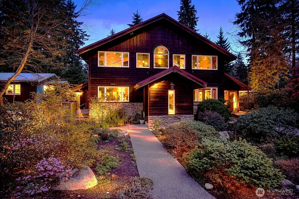 2970 Smugglers Cove Road Greenbank WA 98253