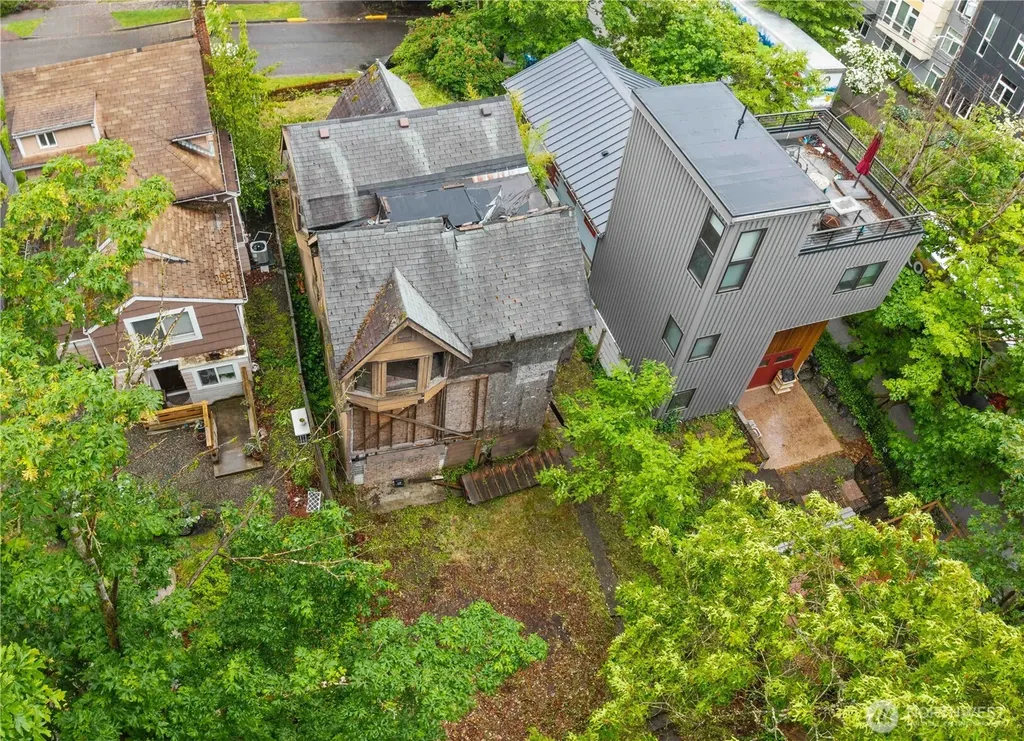 4563 33rd Avenue S Seattle WA 98118