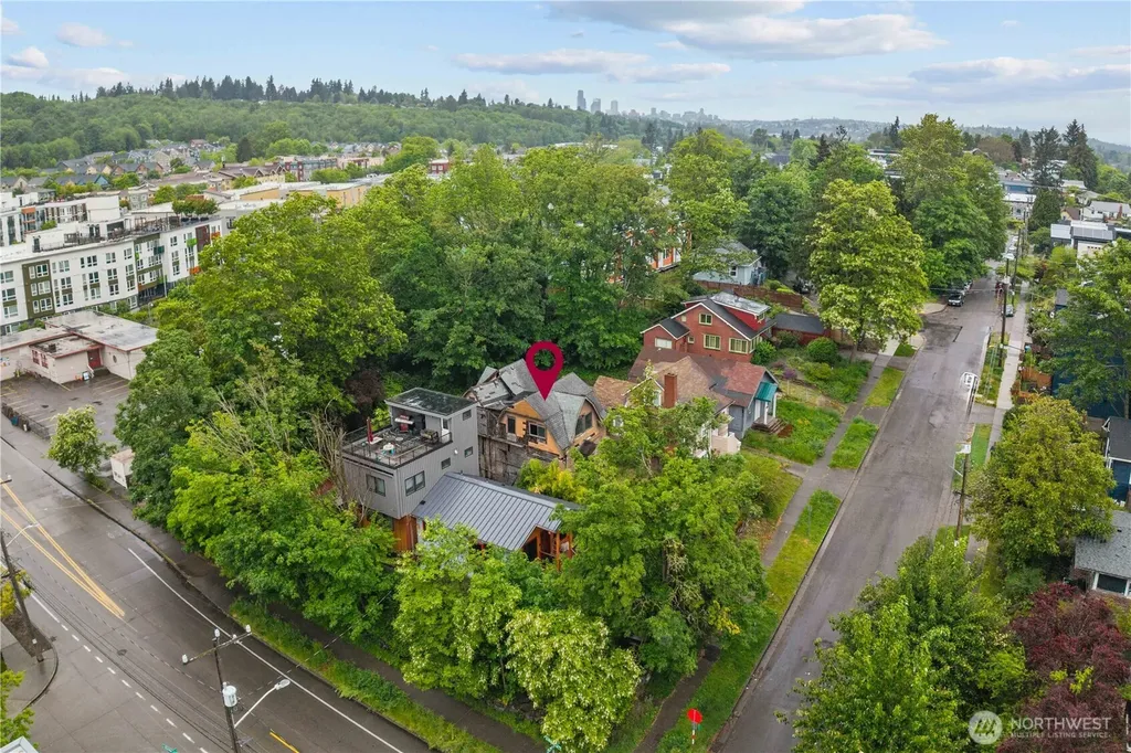 4563 33rd Avenue S Seattle WA 98118