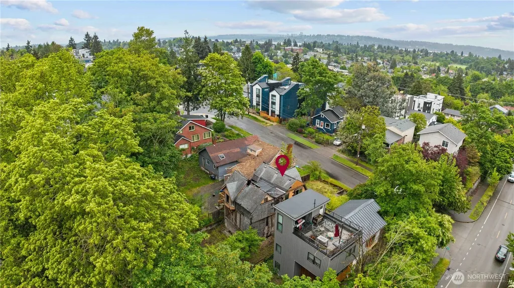 4563 33rd Avenue S Seattle WA 98118
