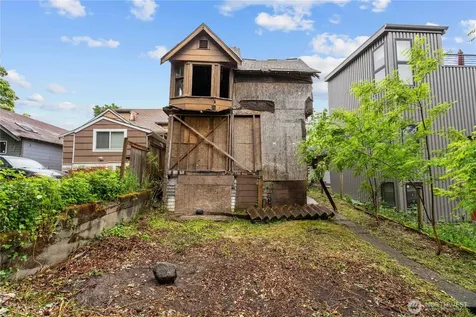 4563 33rd Avenue S Seattle WA 98118