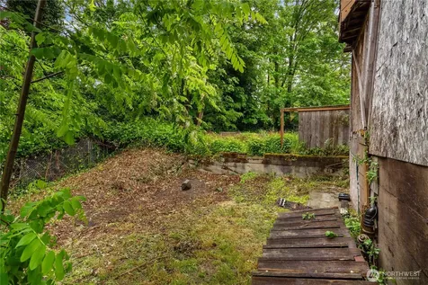 4563 33rd Avenue S Seattle WA 98118