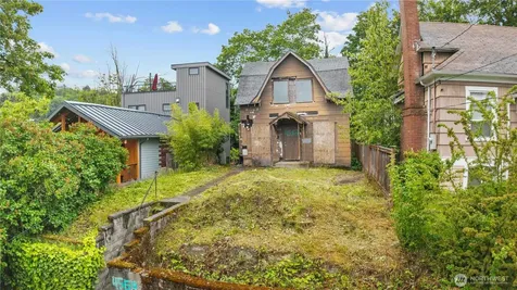 4563 33rd Avenue S Seattle WA 98118