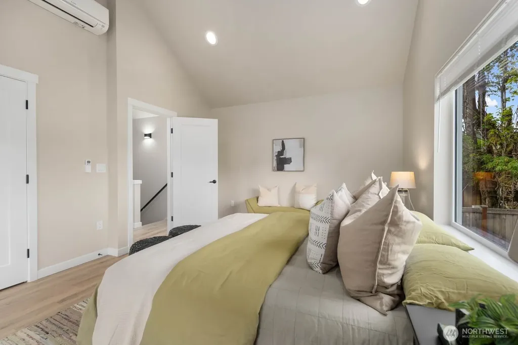 4230 Graham Street Seattle WA 98118