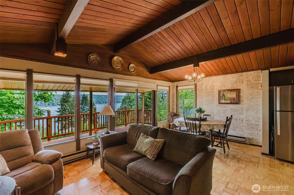 30 NE Alta Vista Drive Belfair WA 98528