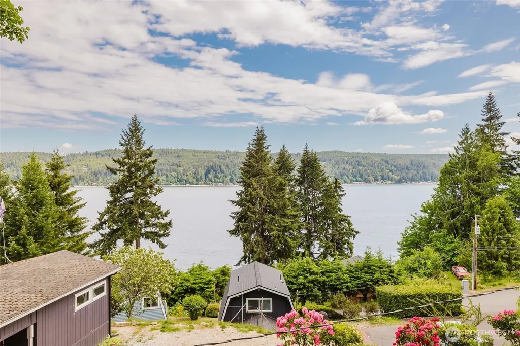30 NE Alta Vista Drive Belfair WA 98528