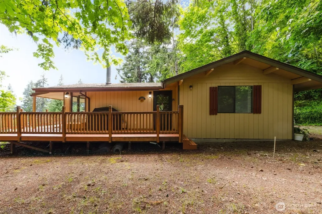 30 NE Alta Vista Drive Belfair WA 98528