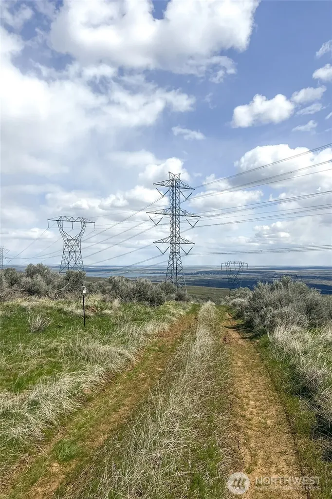 3060 Altura Lane NE Coulee City WA 99115