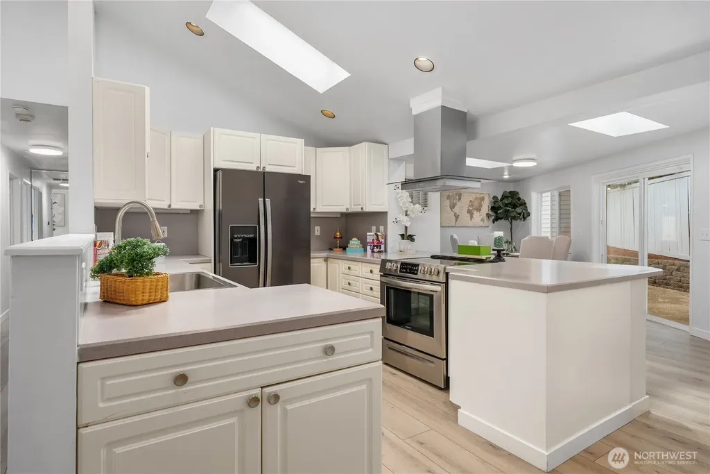 691 Redmond Avenue NE Renton WA 98056