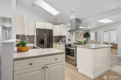691 Redmond Avenue NE Renton WA 98056