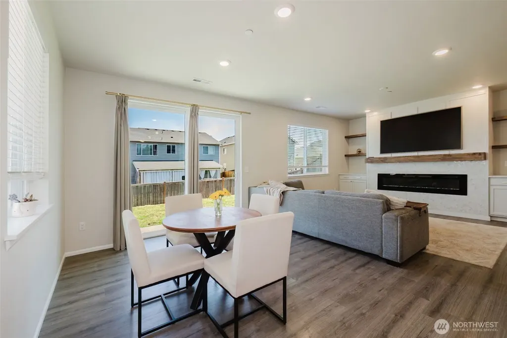 940 Panoramic Loop Bremerton WA 98312