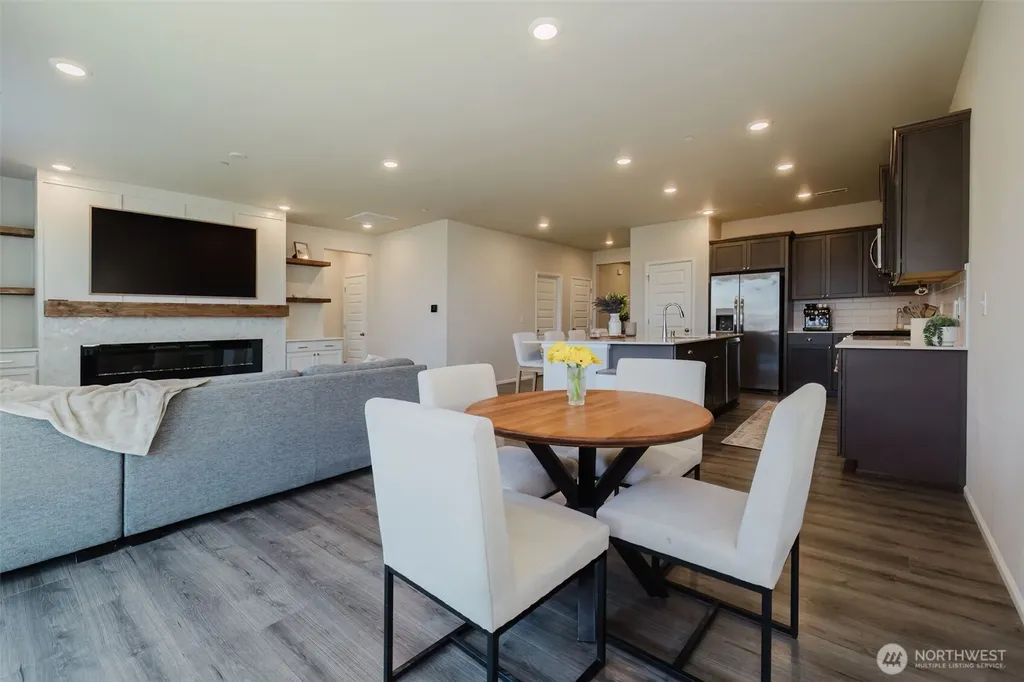 940 Panoramic Loop Bremerton WA 98312