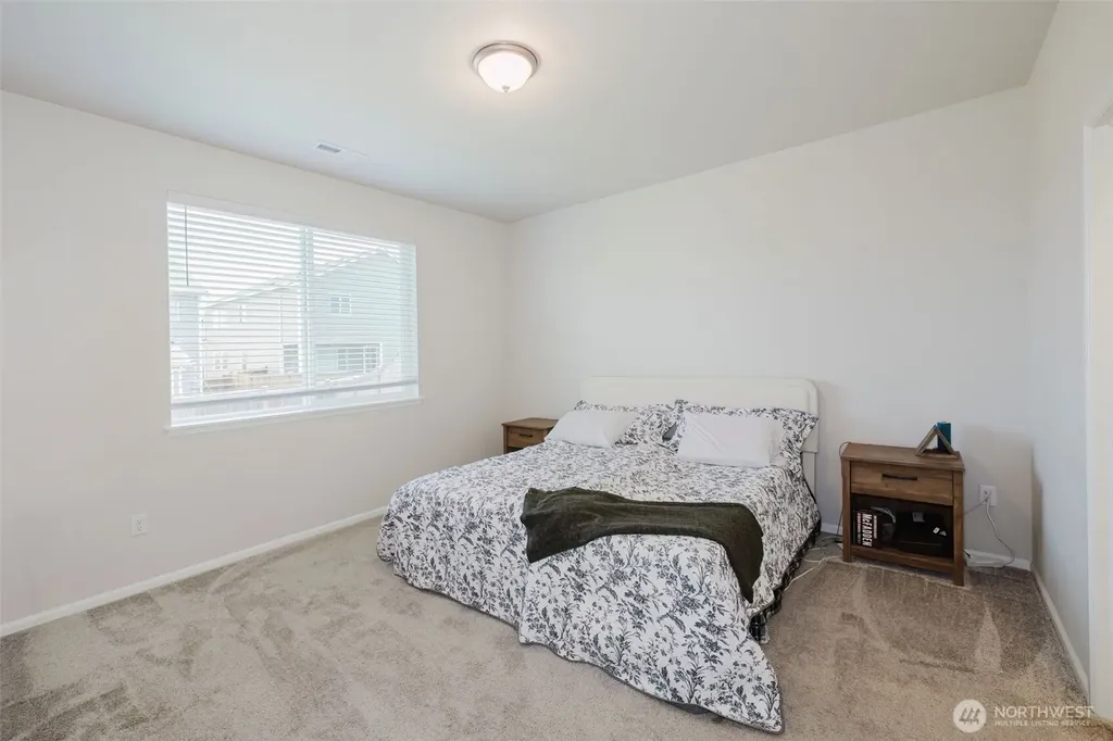 940 Panoramic Loop Bremerton WA 98312