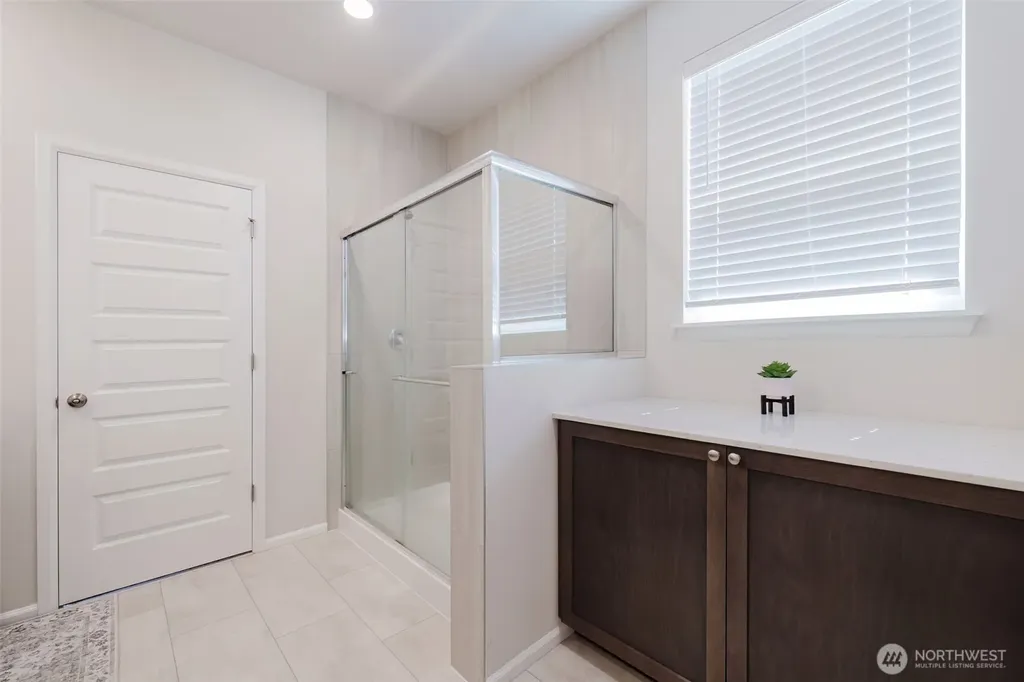 940 Panoramic Loop Bremerton WA 98312
