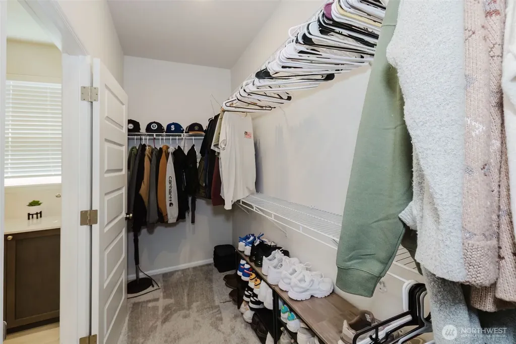 940 Panoramic Loop Bremerton WA 98312