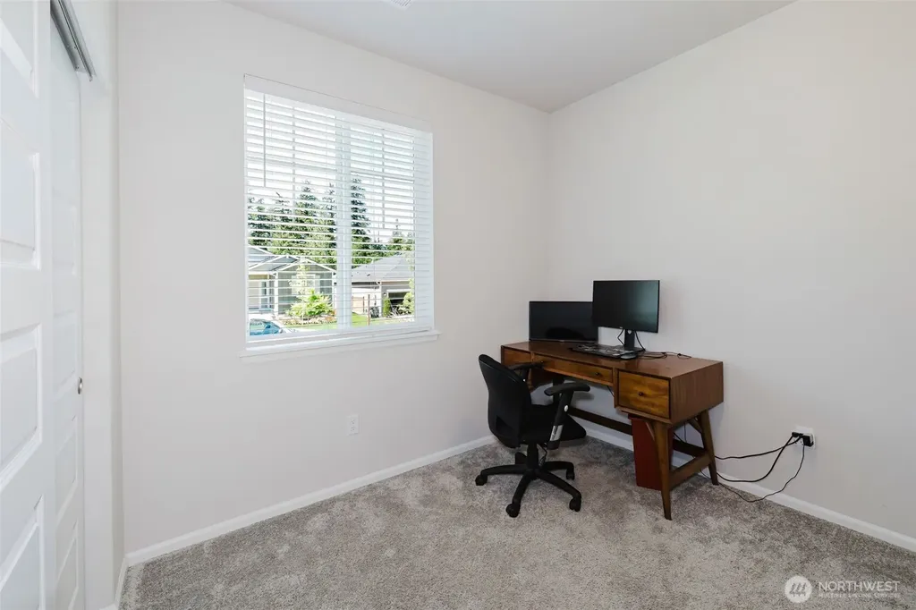 940 Panoramic Loop Bremerton WA 98312