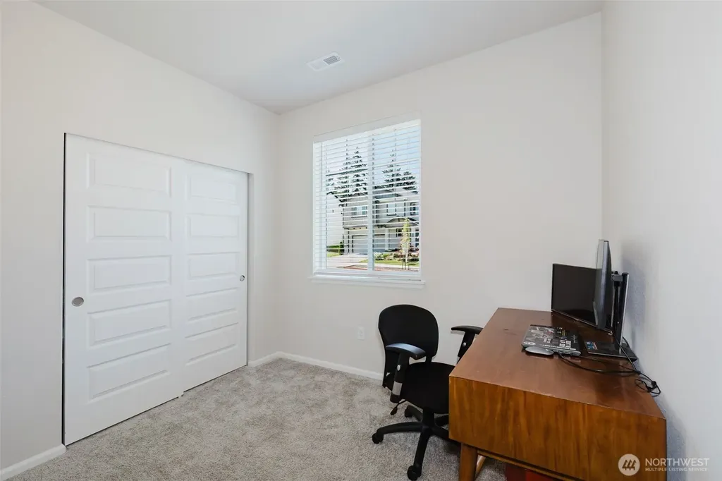 940 Panoramic Loop Bremerton WA 98312