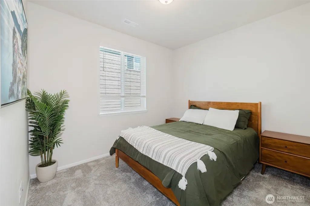 940 Panoramic Loop Bremerton WA 98312