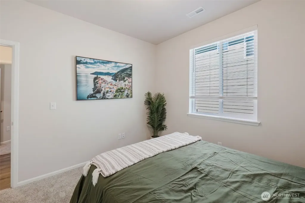 940 Panoramic Loop Bremerton WA 98312