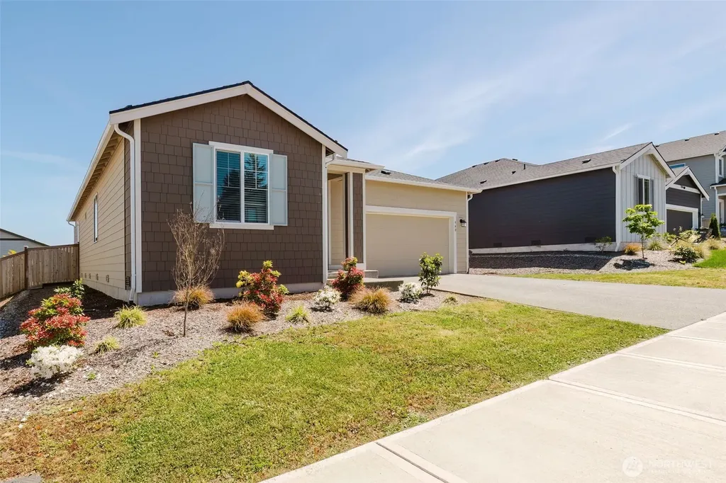 940 Panoramic Loop Bremerton WA 98312