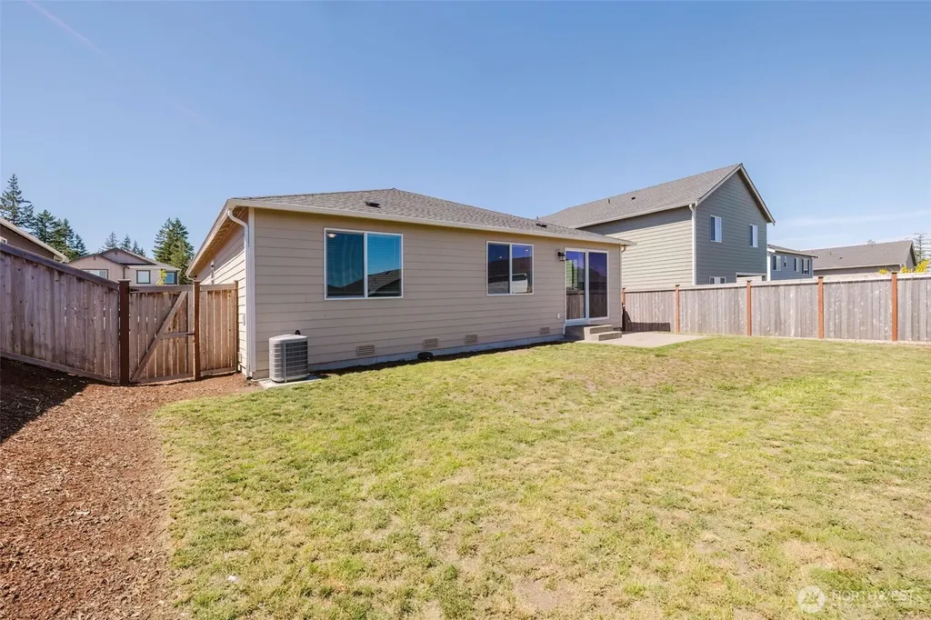 940 Panoramic Loop Bremerton WA 98312
