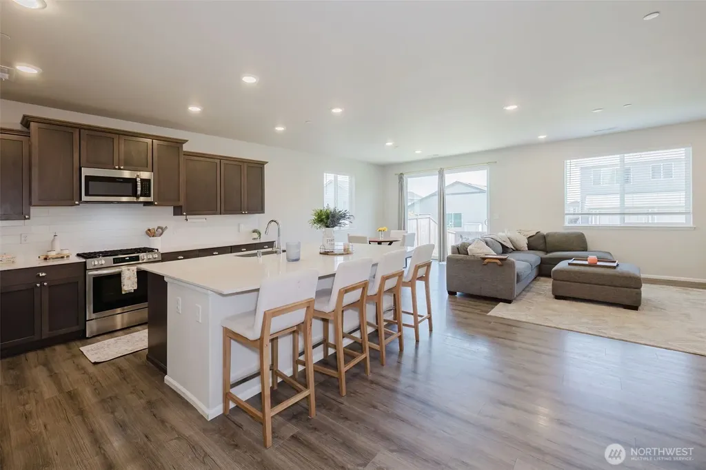 940 Panoramic Loop Bremerton WA 98312