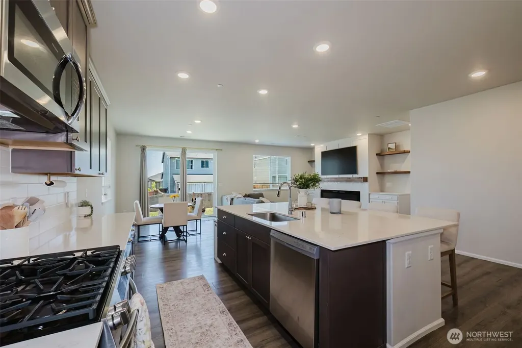 940 Panoramic Loop Bremerton WA 98312