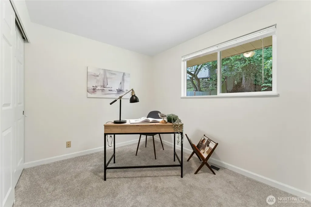804 Lynnwood Avenue NE Renton WA 98056