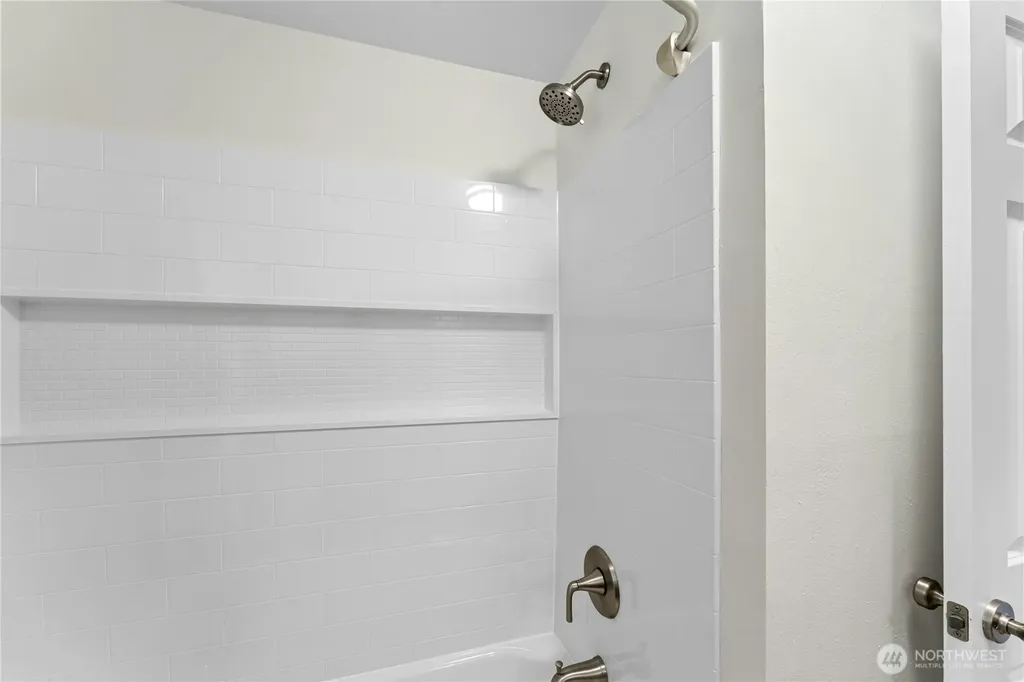 804 Lynnwood Avenue NE Renton WA 98056