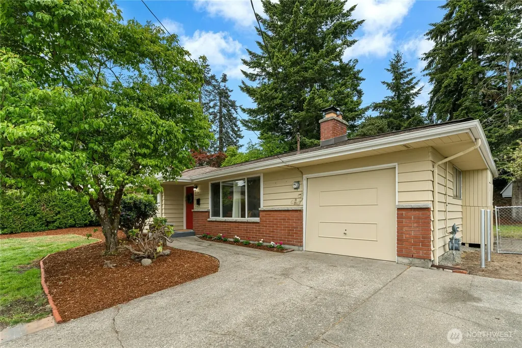 804 Lynnwood Avenue NE Renton WA 98056