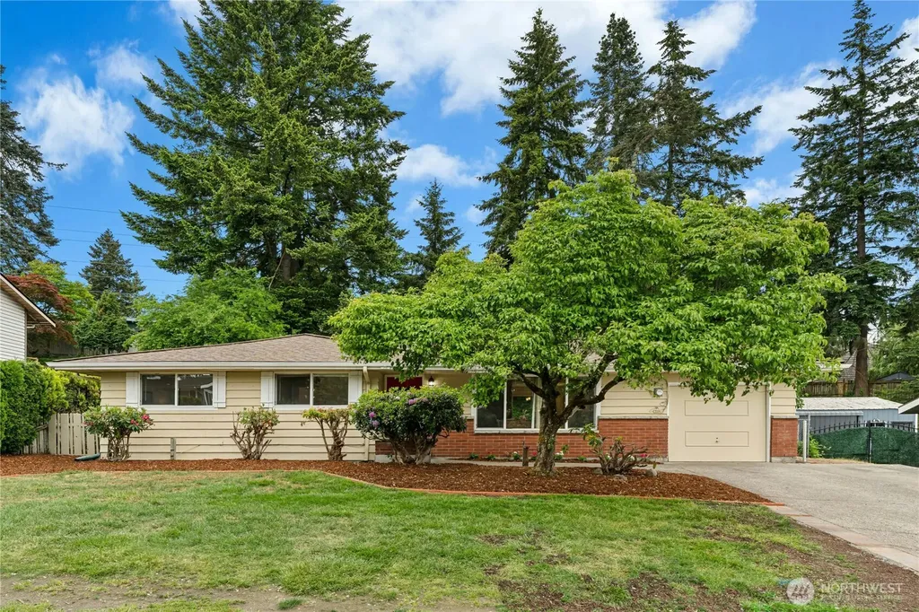 804 Lynnwood Avenue NE Renton WA 98056