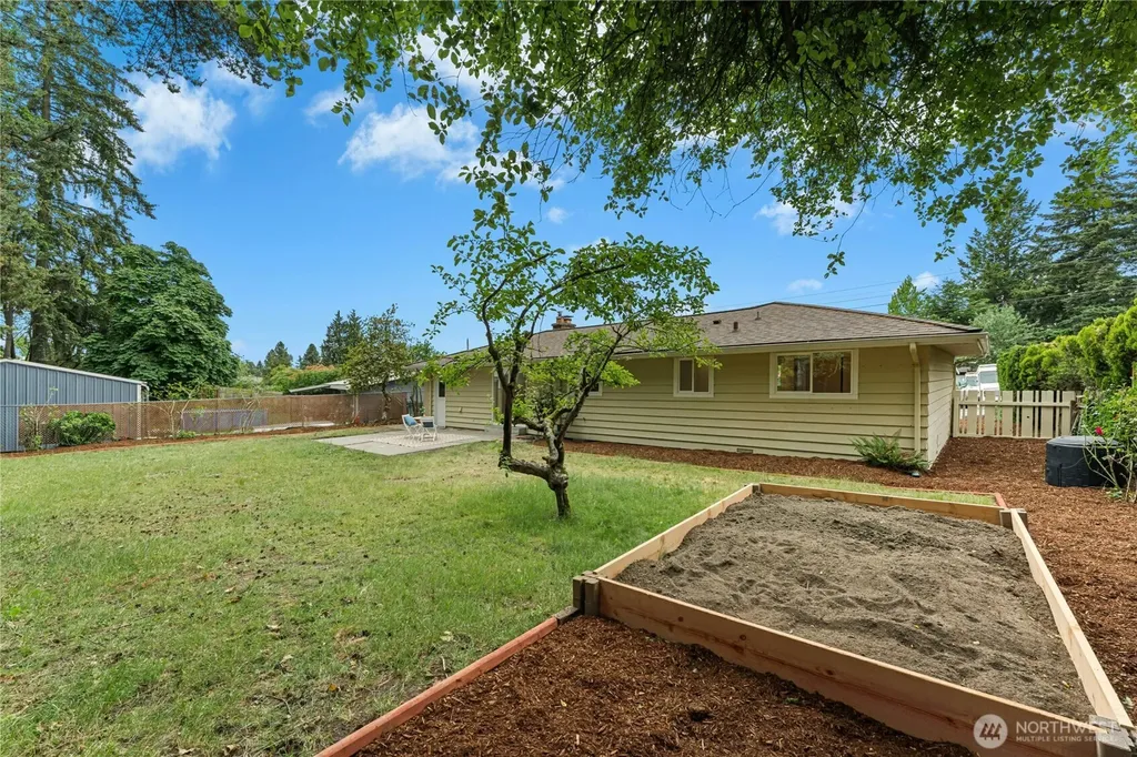 804 Lynnwood Avenue NE Renton WA 98056