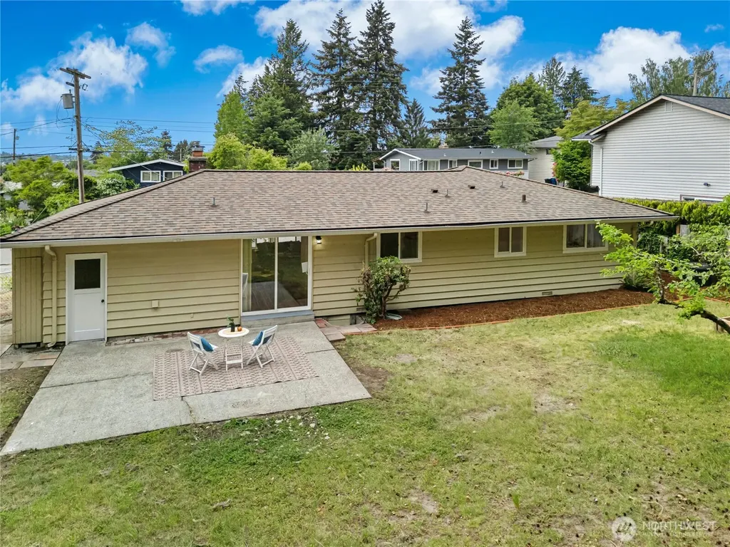 804 Lynnwood Avenue NE Renton WA 98056