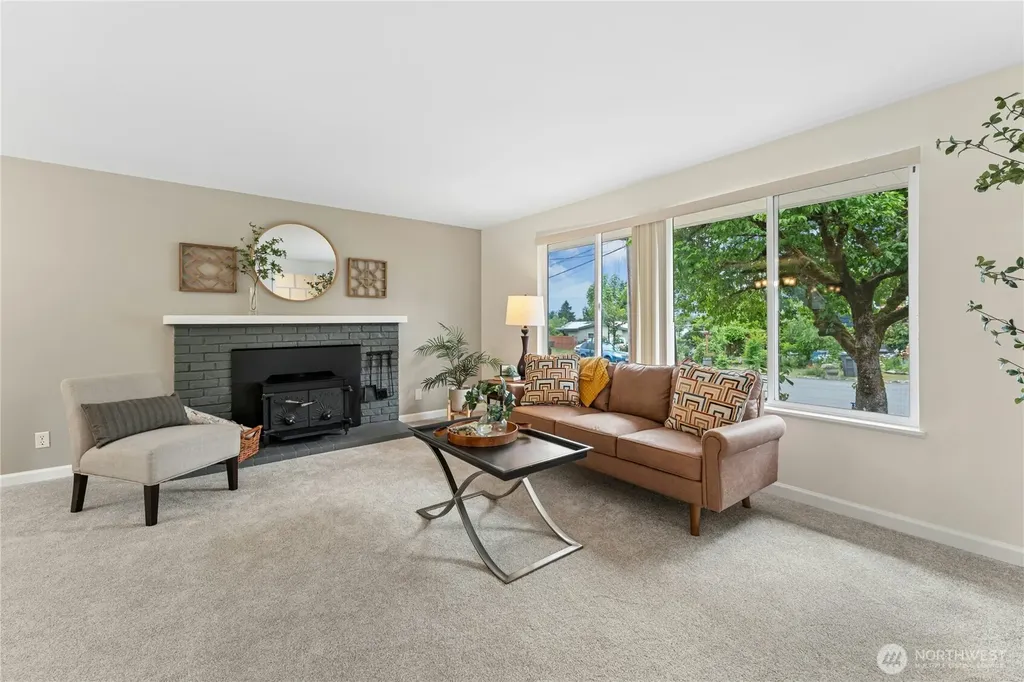 804 Lynnwood Avenue NE Renton WA 98056