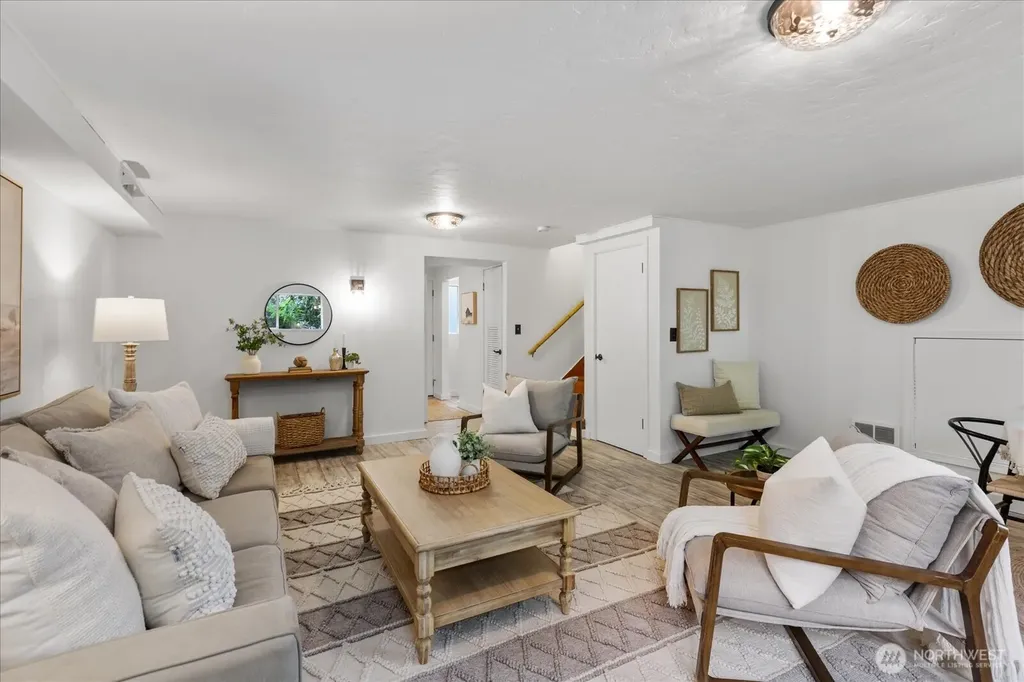 9918 227th Place SW Edmonds WA 98020