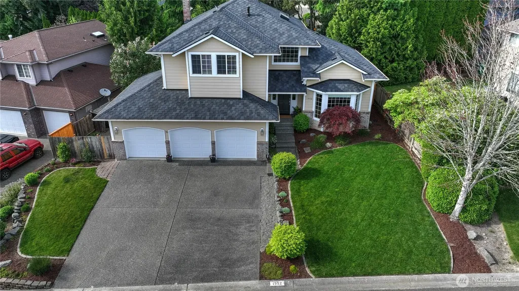 1952 S 371st Place Federal Way WA 98003