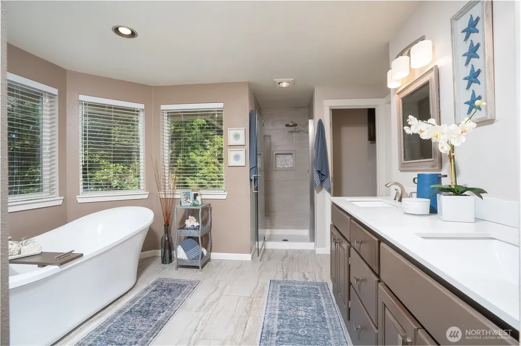 1952 S 371st Place Federal Way WA 98003
