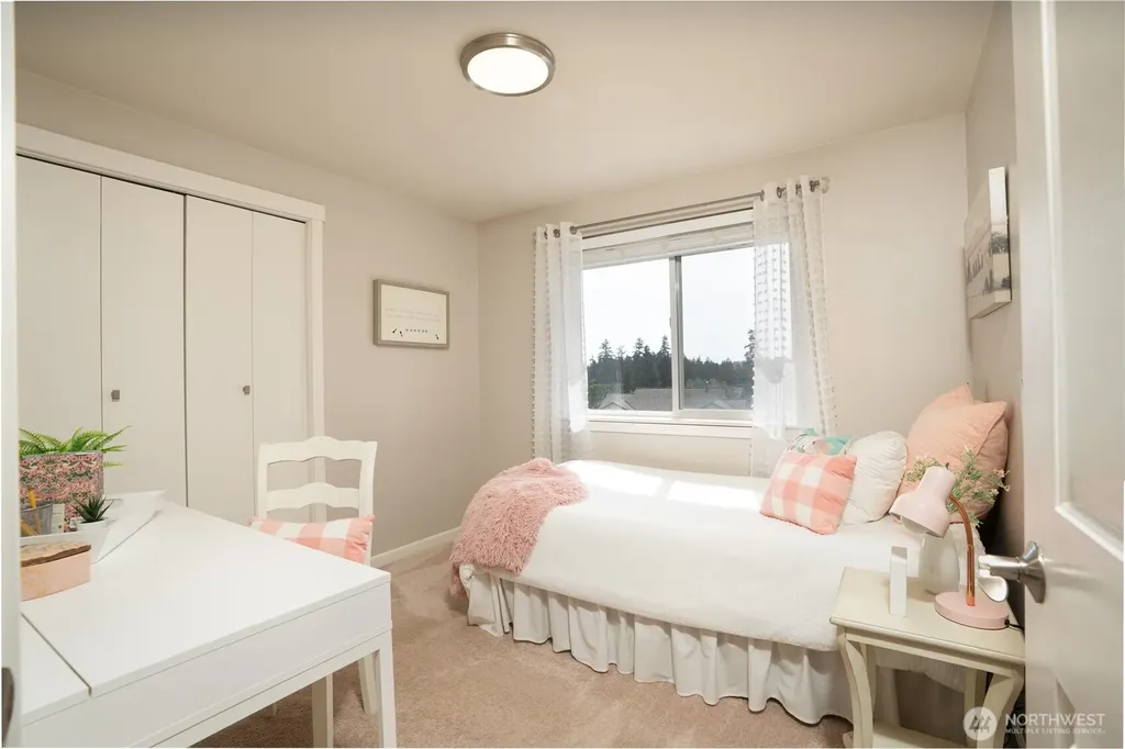 1952 S 371st Place Federal Way WA 98003