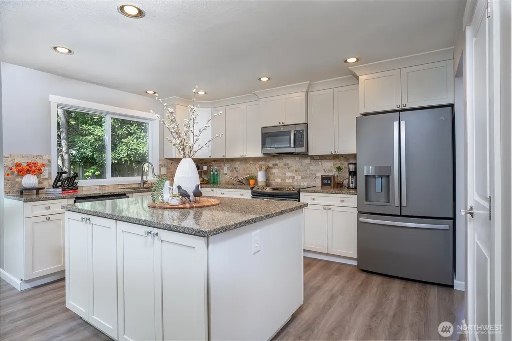 1952 S 371st Place Federal Way WA 98003
