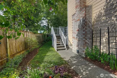 1952 S 371st Place Federal Way WA 98003