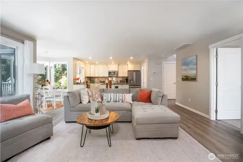 1952 S 371st Place Federal Way WA 98003