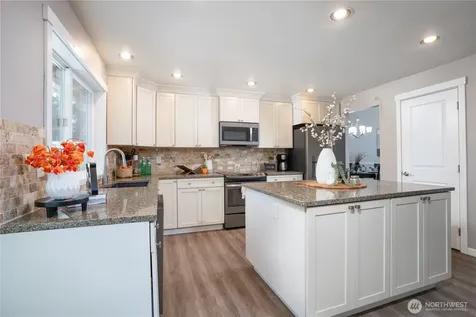 1952 S 371st Place Federal Way WA 98003