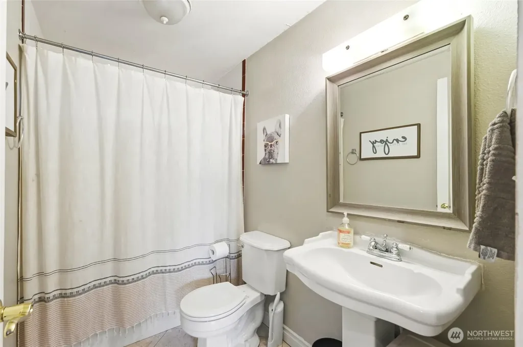 619 Willow Road Bellingham WA 98225