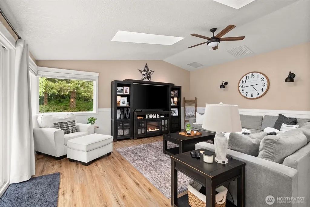 7247 SE Snowy Way Port Orchard WA 98367