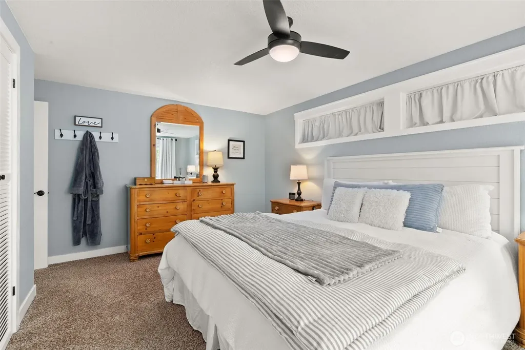 7247 SE Snowy Way Port Orchard WA 98367