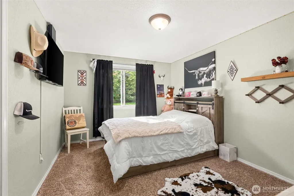 7247 SE Snowy Way Port Orchard WA 98367