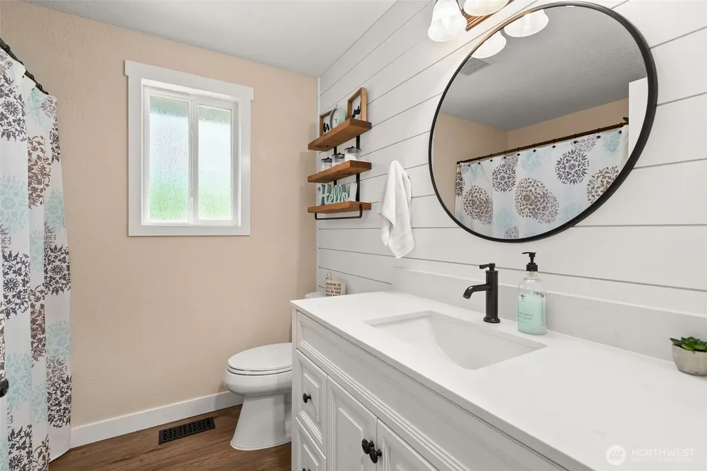 7247 SE Snowy Way Port Orchard WA 98367