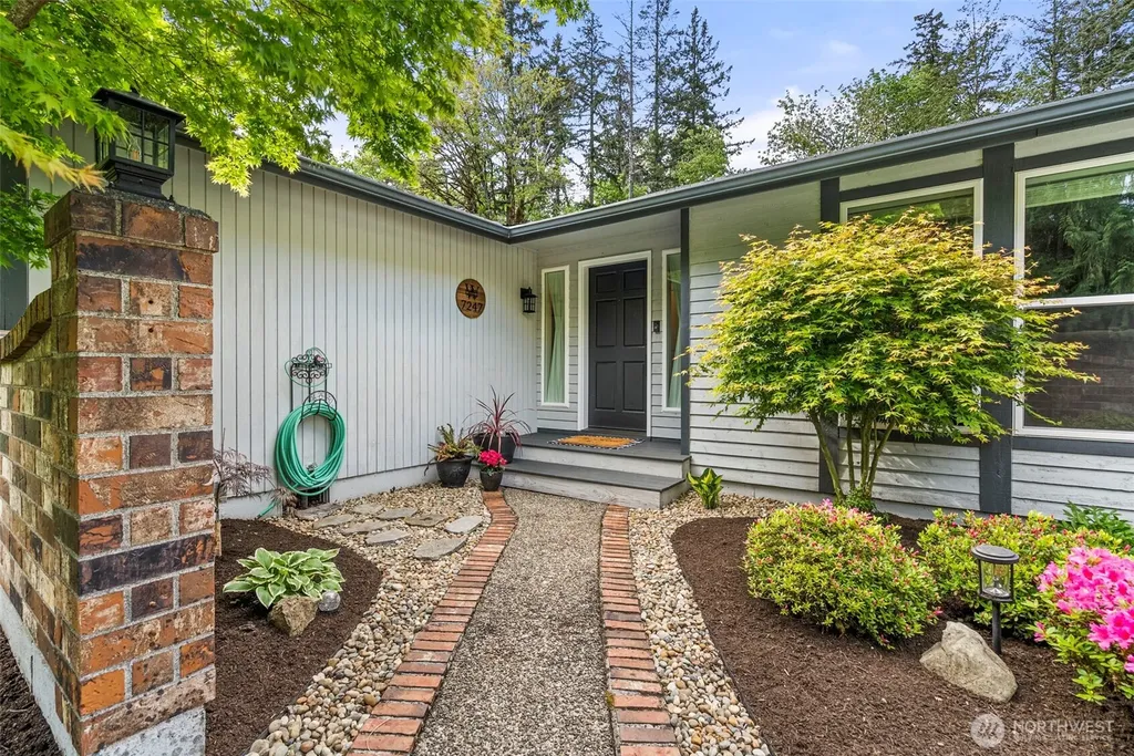 7247 SE Snowy Way Port Orchard WA 98367