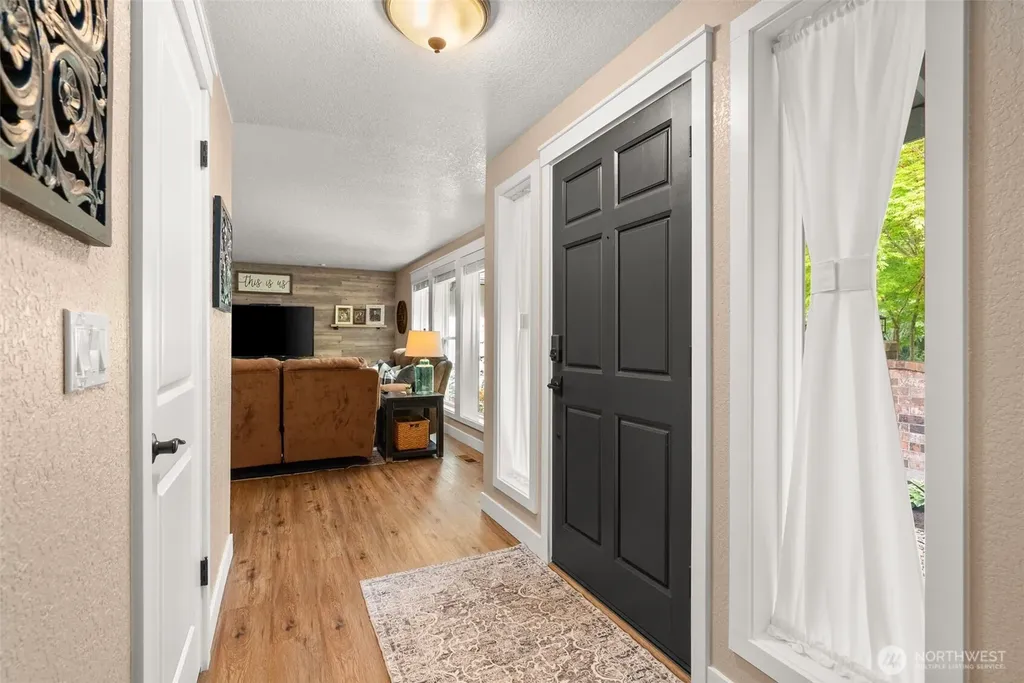 7247 SE Snowy Way Port Orchard WA 98367