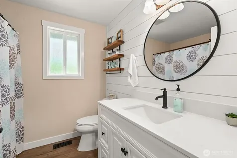 7247 SE Snowy Way Port Orchard WA 98367